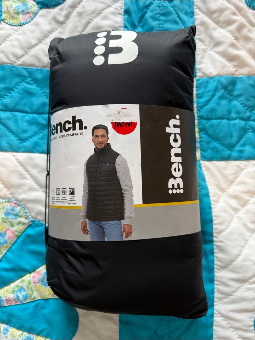 Bench vest with dust bag